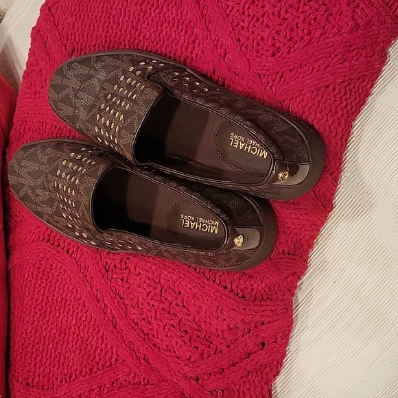 Michael Kors  slip on sneakers - Picture 2 of 4